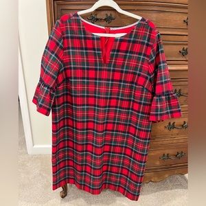 NWT Vineyard Vines Dress! Perfect for the holidays! Never worn. Great quality.